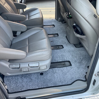 Ворсовые коврики на KIA Carnival III 7 мест 2014 - 2021 в Пензе Ворсовые коврики на KIA Carnival III 7 мест 2014 - 2021 в Пензе