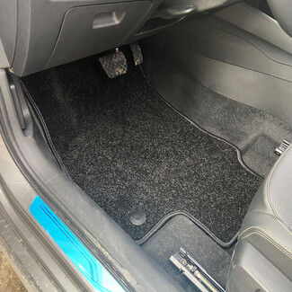 Ворсовые коврики на Audi Q2L 2016 - 2026 в Пензе Ворсовые коврики на Audi Q2L 2016 - 2026 в Пензе