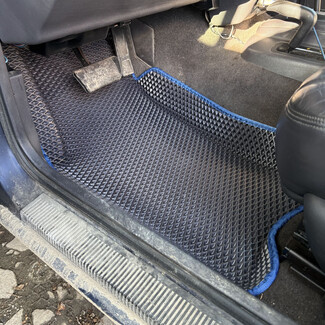 Коврики на Jeep Grand Cherokee (ZJ) 1992 - 1999 в Пензе Коврики на Jeep Grand Cherokee (ZJ) 1992 - 1999 в Пензе