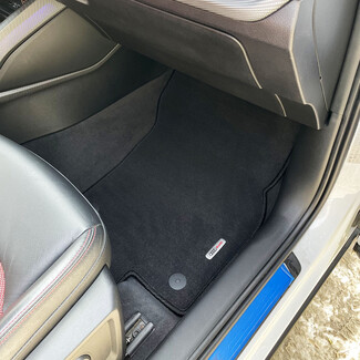 Ворсовые коврики на Audi Q2L 2016 - 2026 в Пензе Ворсовые коврики на Audi Q2L 2016 - 2026 в Пензе