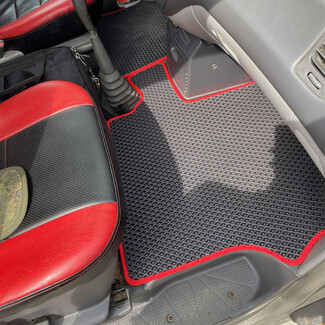 Коврики на Mitsubishi Space Gear 1994 - 2007 в Пензе Коврики на Mitsubishi Space Gear 1994 - 2007 в Пензе